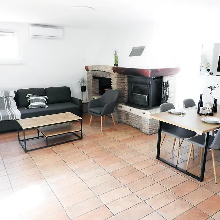 Lu, Stinjan - Apartamento *