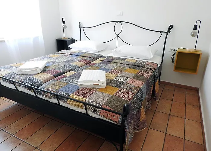 Lu, Stinjan - * Pula