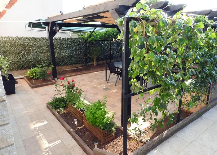 Apartman Lu, Stinjan -