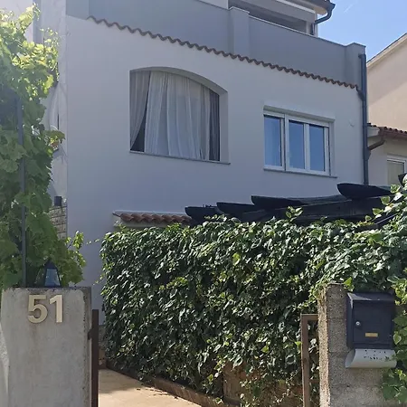 Lu, Stinjan - פולה